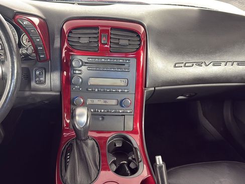 Used 2006 Chevrolet Corvette Coupe w/ Preferred Equipment Group RWD image 13