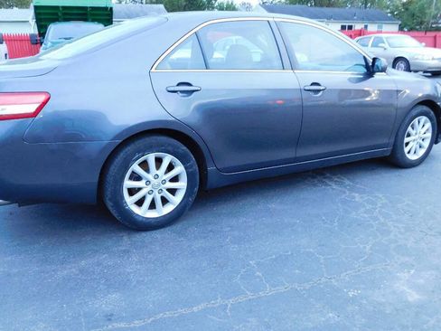 Used 2010 Toyota Camry XLE image 8
