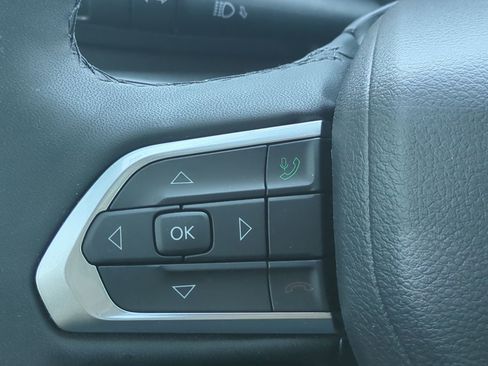 Certified 2025 Jeep Compass Latitude w/ Convenience Group image 23