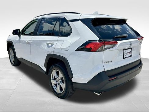 Used 2025 Toyota RAV4 XLE AWD/4WD image 8