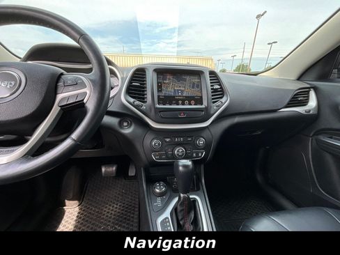 Used 2016 Jeep Cherokee Trailhawk w/ Comfort/Convenience Group AWD/4WD image 9