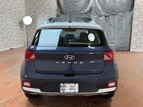 New 2026 Hyundai Venue SEL FWD image 5