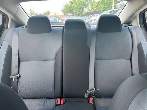 Used 2025 Nissan Versa SV FWD image 33
