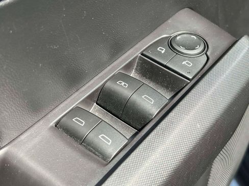 Used 2023 Chevrolet Colorado LT w/ LT Convenience Package II AWD/4WD image 18
