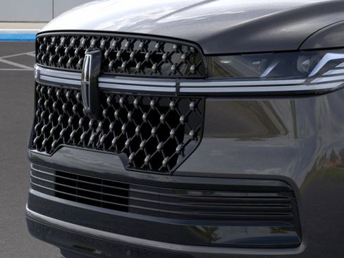 New 2026 Lincoln Navigator L Black Label AWD/4WD image 17