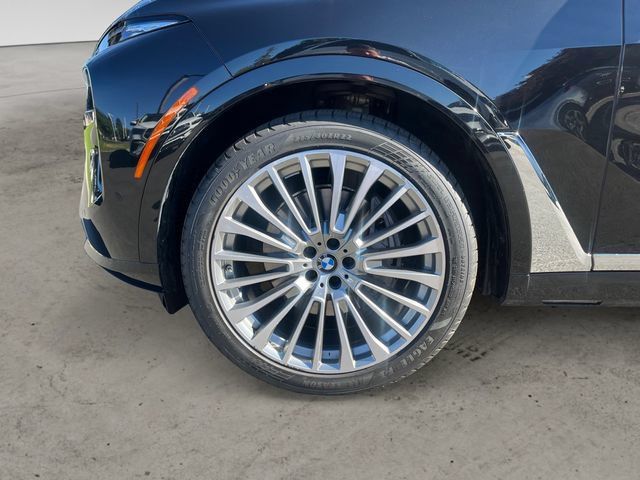 Used 2024 BMW X7 xDrive40i w/ Executive Package AWD/4WD image 9