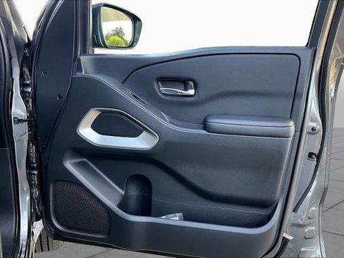 Certified 2025 Nissan Frontier SV w/ SV Convenience Package RWD image 22