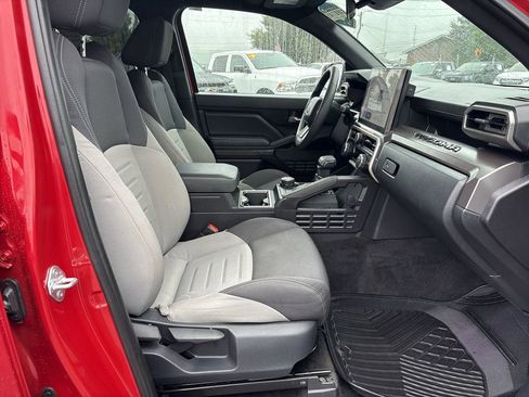 Used 2024 Toyota Tacoma TRD Sport image 28