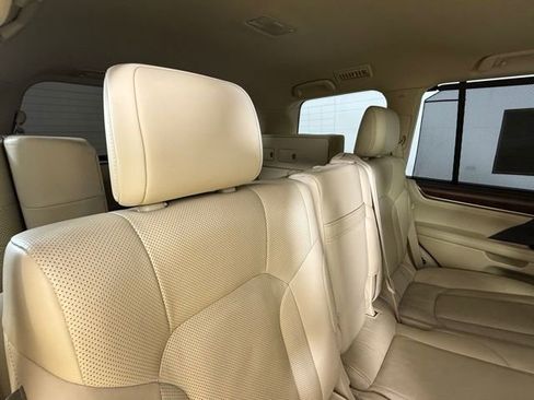 Used 2018 Lexus LX 570 4WD image 31
