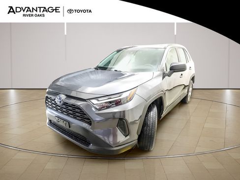 Used 2023 Toyota RAV4 LE AWD/4WD image 4