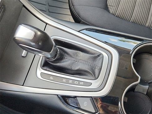 Used 2018 Ford Edge SEL image 15