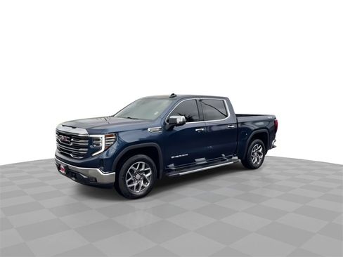Used 2022 GMC Sierra 1500 SLT w/ SLT Convenience Package image 4