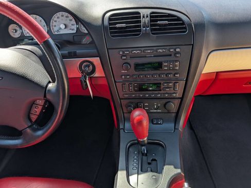 Used 2005 Ford Thunderbird Deluxe image 18