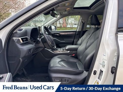 Used 2021 Toyota Highlander Limited image 11
