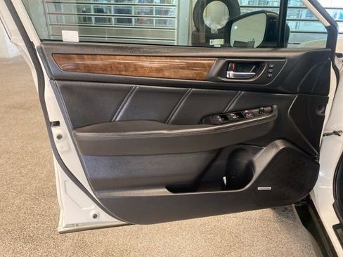 Used 2018 Subaru Outback 2.5i Limited AWD/4WD image 27