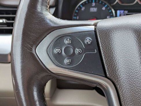 Used 2019 Chevrolet Suburban LT RWD image 27