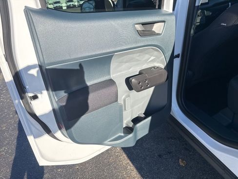 New 2025 Ford Maverick XL image 16