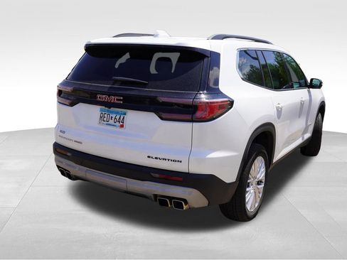 Used 2025 GMC Acadia Elevation w/ Elevation Premium Package AWD/4WD image 3