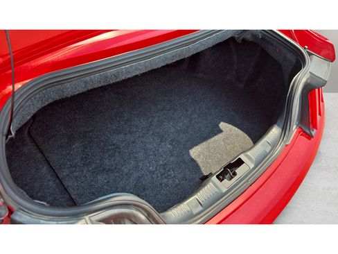 Used 2019 Ford Mustang Convertible RWD image 9
