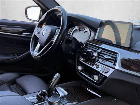 Used 2018 BMW 530e w/ Premium Package 2 image 23