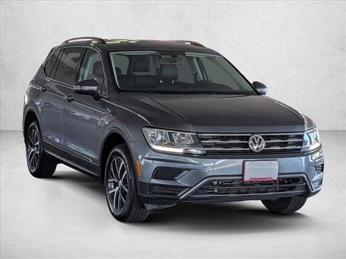Used 2020 Volkswagen Tiguan SE FWD image 3
