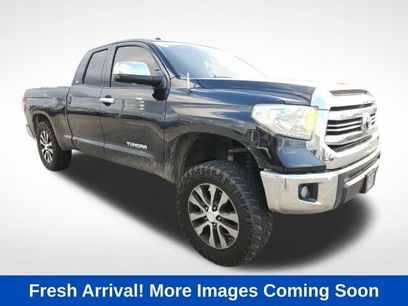 Used 2017 Toyota Tundra SR5 w/ SR5 Upgrade Package