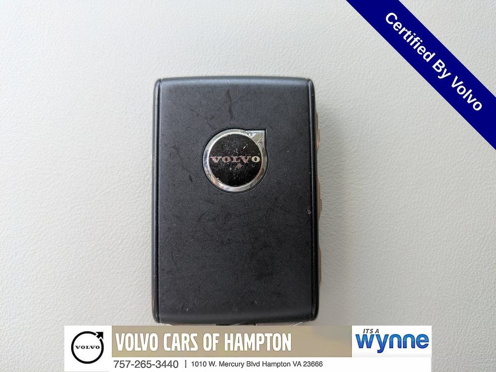 Certified 2025 Volvo XC60 T8 Ultra w/ Protection Package Premier AWD/4WD image 29