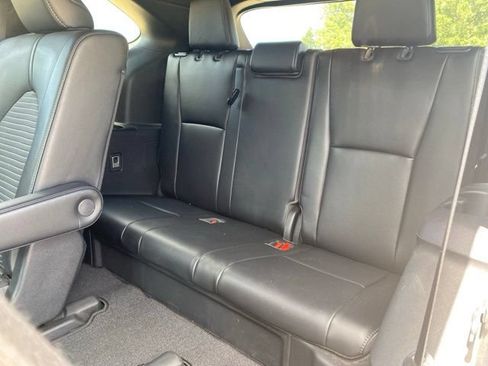 Used 2021 Toyota Highlander XSE FWD image 14