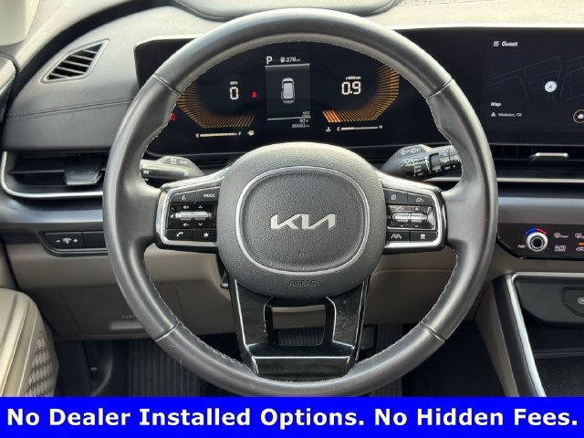 Used 2025 Kia Carnival FWD image 10