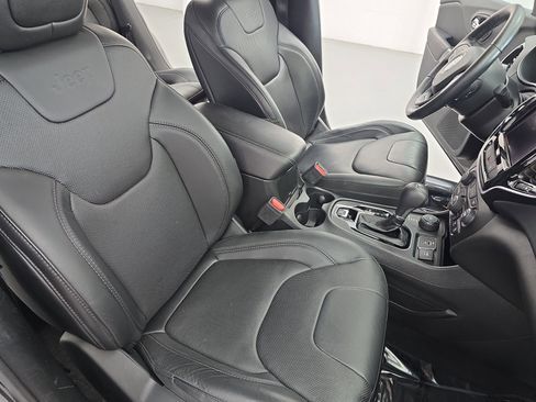 Used 2021 Jeep Cherokee Limited w/ Elite Package image 10