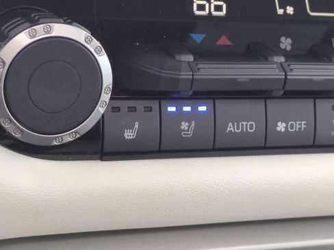 Used 2024 Toyota Sequoia Capstone image 23