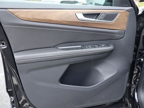 New 2026 Volkswagen Atlas SE image 13