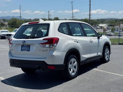 Used 2022 Subaru Forester AWD/4WD image 4