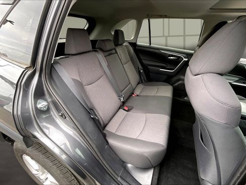 Used 2019 Toyota RAV4 XLE image 25