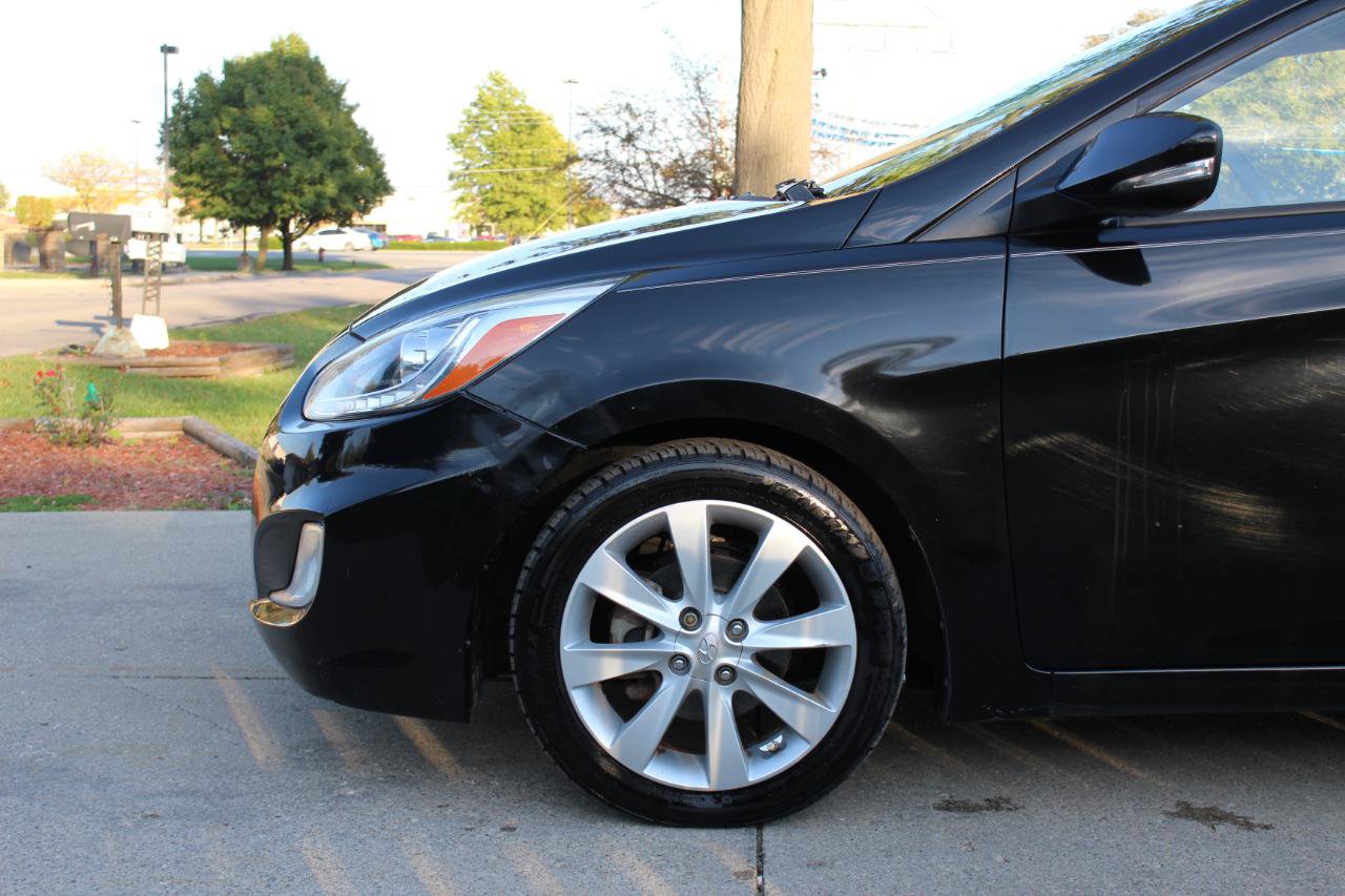 Used 2014 Hyundai Accent SE FWD image 40