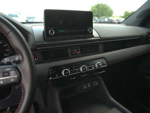 Used 2025 Honda Pilot Sport image 26