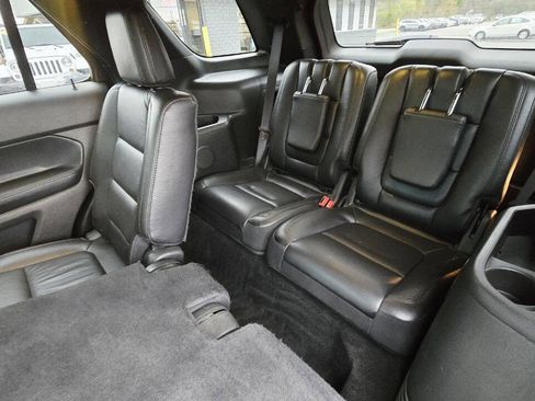 Used 2014 Ford Explorer XLT w/ Equipment Group 202A image 12