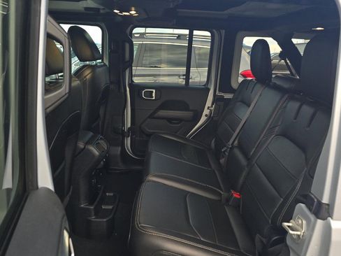 Used 2023 Jeep Wrangler Unlimited Sahara w/ Cold Weather Group image 10