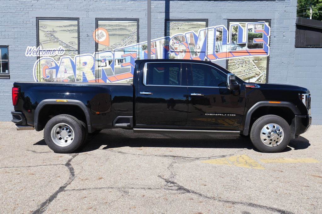 Used 2024 GMC Sierra 3500 Denali w/ Denali Reserve Package AWD/4WD image 40