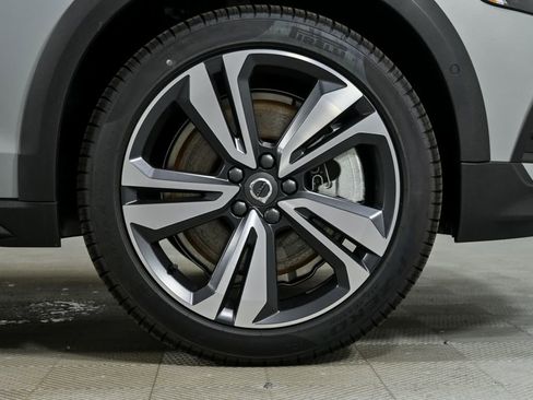 New 2026 Volvo V60 B5 Cross Country Plus w/ Protection Package Premier image 38