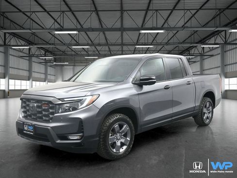 Certified 2025 Honda Ridgeline TrailSport image 1