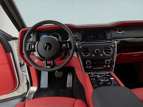 Used 2023 Rolls-Royce Cullinan image 28