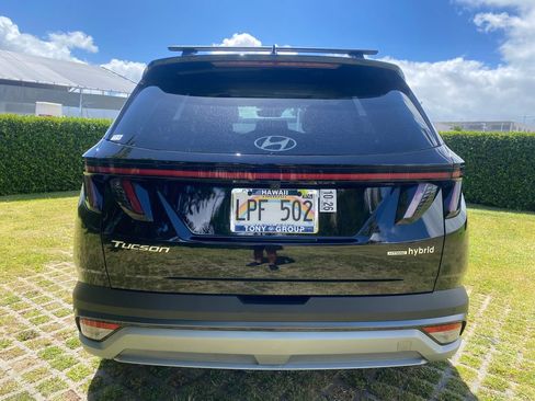 Certified 2025 Hyundai Tucson Limited AWD/4WD image 6