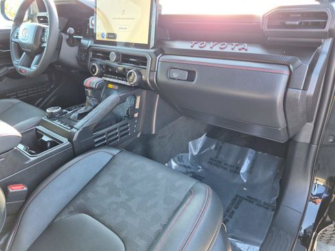 Used 2025 Toyota Tacoma TRD Pro AWD/4WD image 12