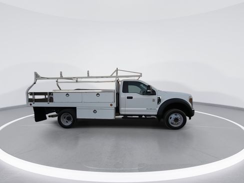 Used 2019 Ford F550 2D Standard Cab XL DRW image 9