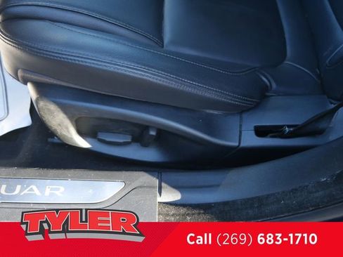 Used 2017 Jaguar XF Premium AWD/4WD image 21