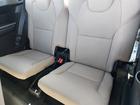 New 2026 Volvo XC90 B5 Plus w/ Protection Package Premier image 18