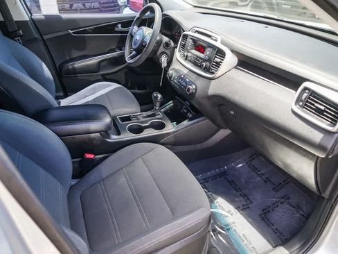 Used 2017 Kia Sorento L FWD image 16