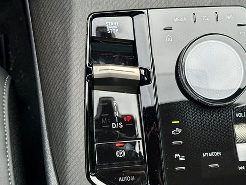 Used 2025 BMW X3 xDrive30i w/ Premium Package image 28