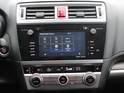 Used 2017 Subaru Outback 2.5i Limited image 18